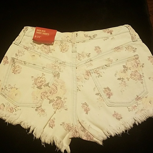 Mossimo High Rise Shorts - Picture 3 of 3